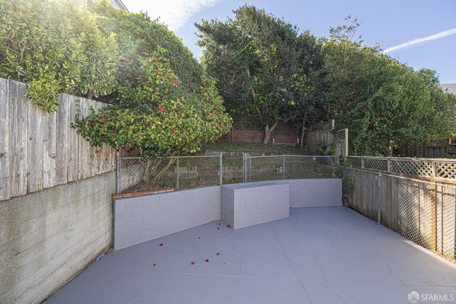 Detail Gallery Image 32 of 39 For 125 Garfield St, San Francisco,  CA 94134 - 4 Beds | 2 Baths