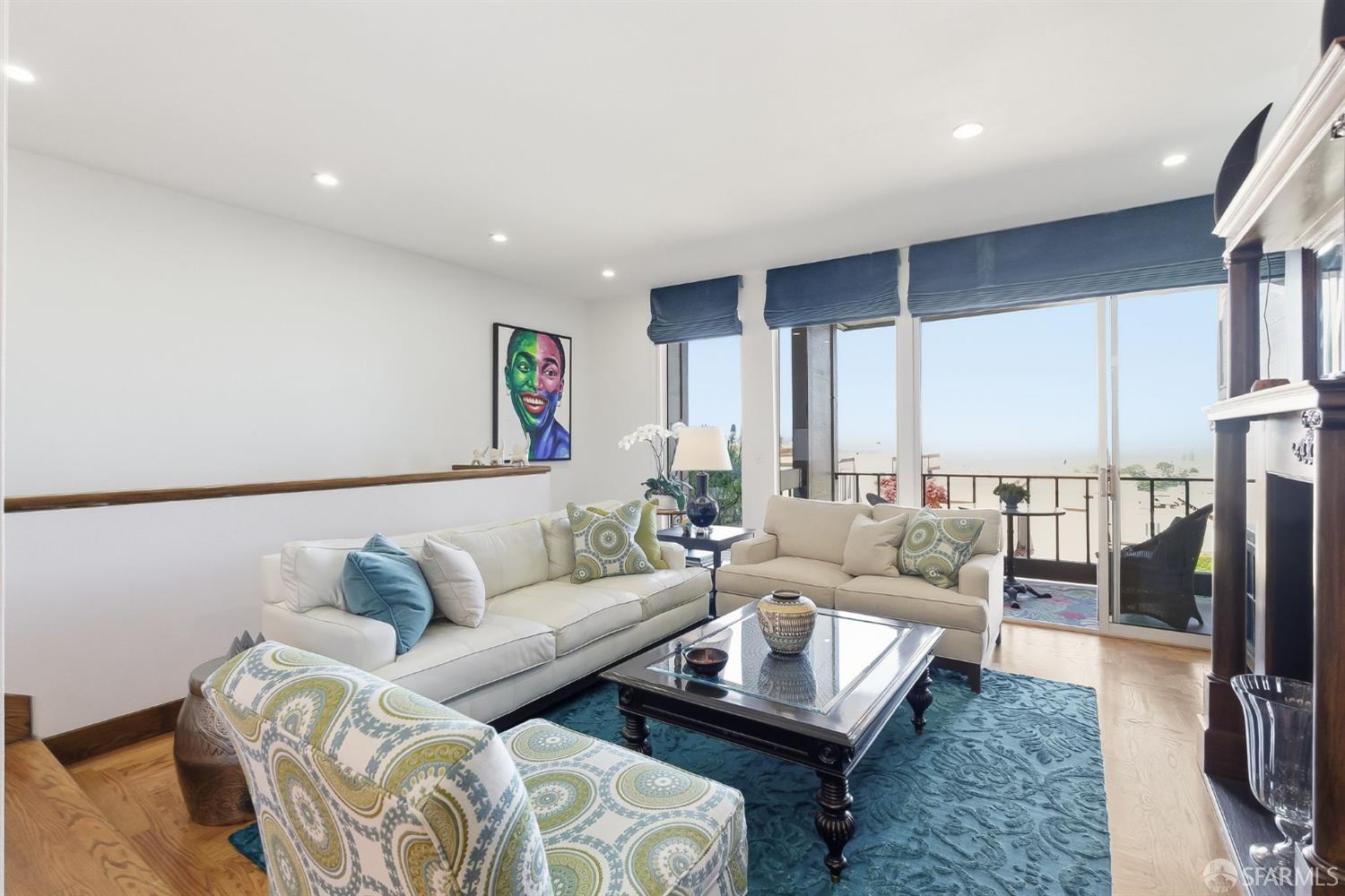 Detail Gallery Image 5 of 47 For 182 Carnelian Way, San Francisco,  CA 94131 - 3 Beds | 2/2 Baths