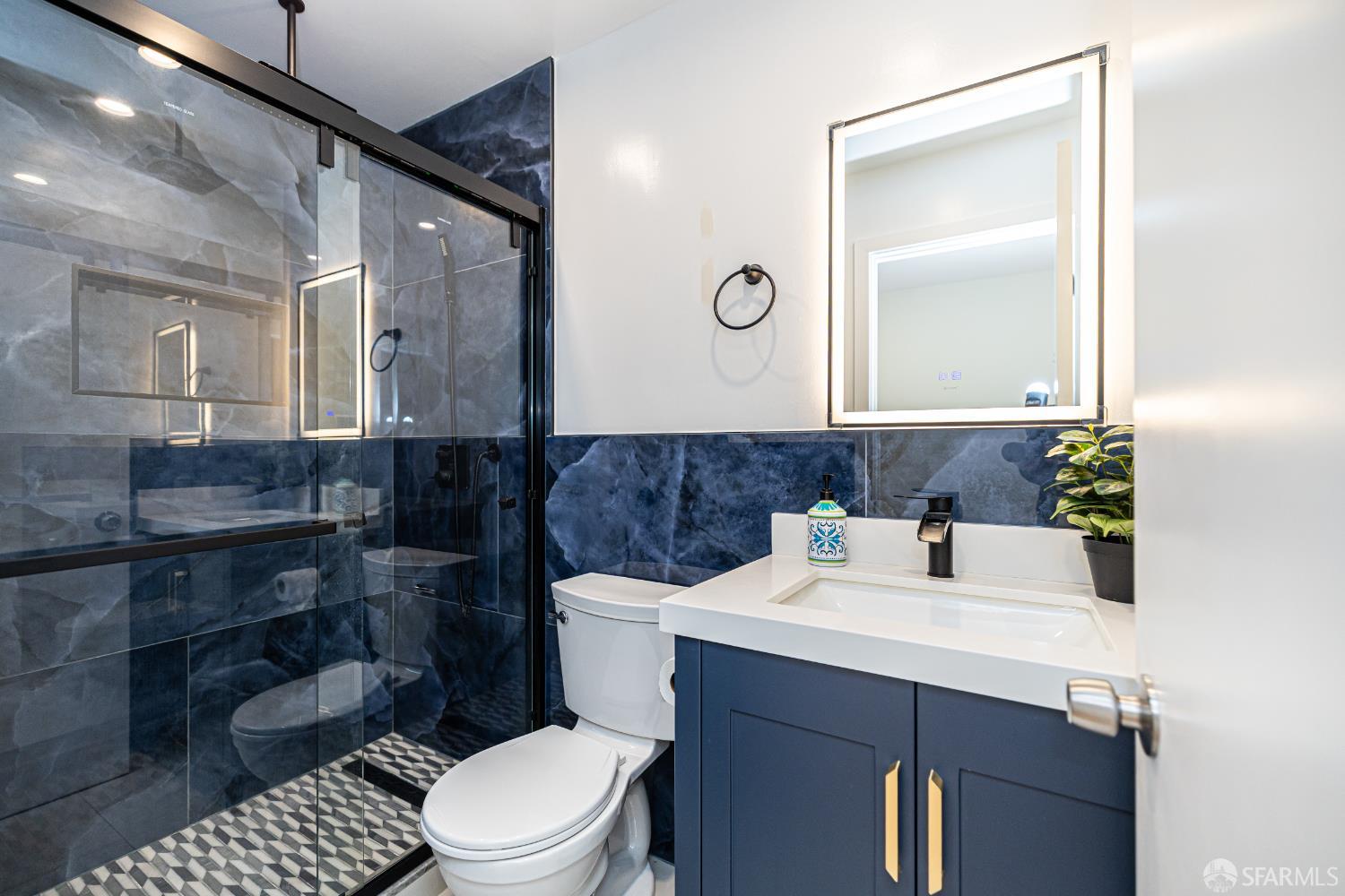 Detail Gallery Image 14 of 39 For 125 Garfield St, San Francisco,  CA 94134 - 4 Beds | 2 Baths