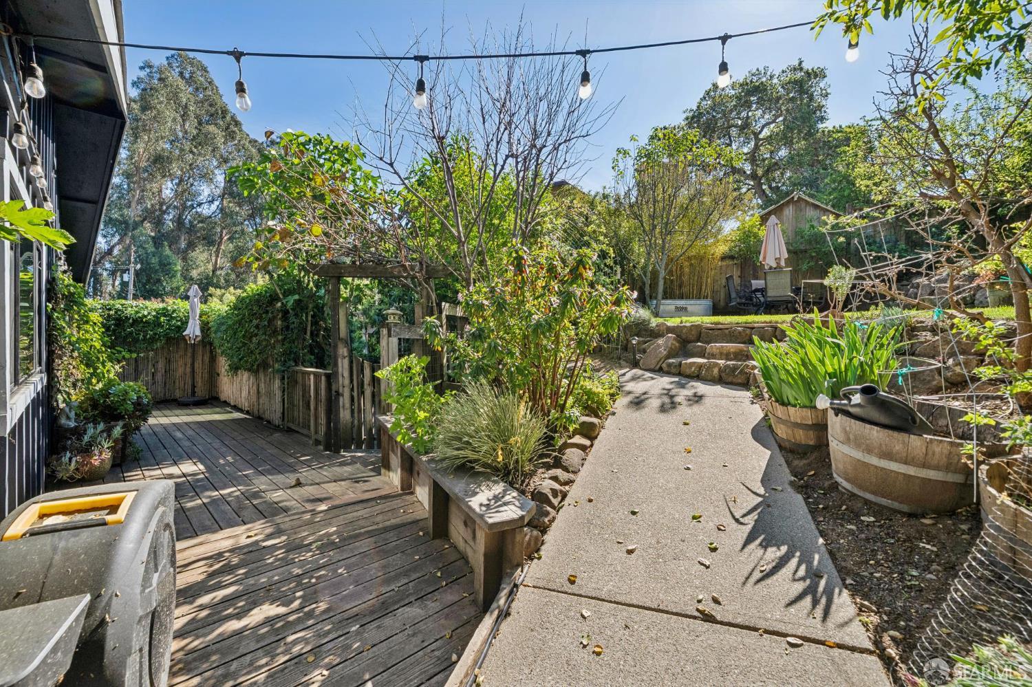 Detail Gallery Image 43 of 54 For 4743 Mountain Blvd, Oakland,  CA 94619 - 4 Beds | 3 Baths