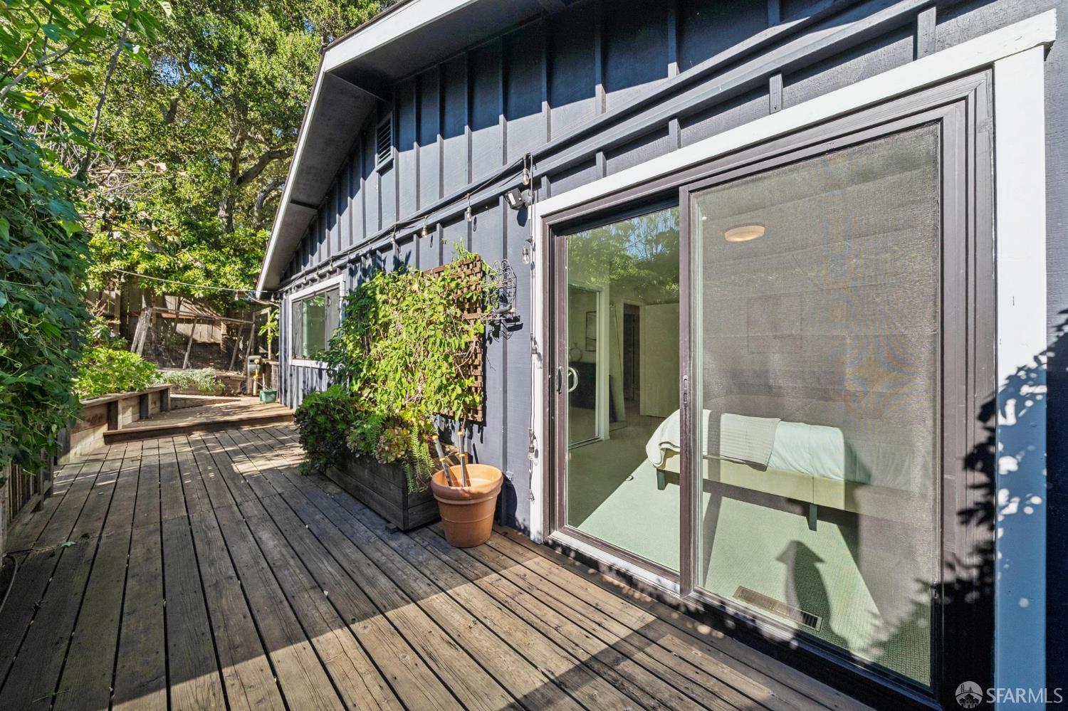 Detail Gallery Image 24 of 54 For 4743 Mountain Blvd, Oakland,  CA 94619 - 4 Beds | 3 Baths