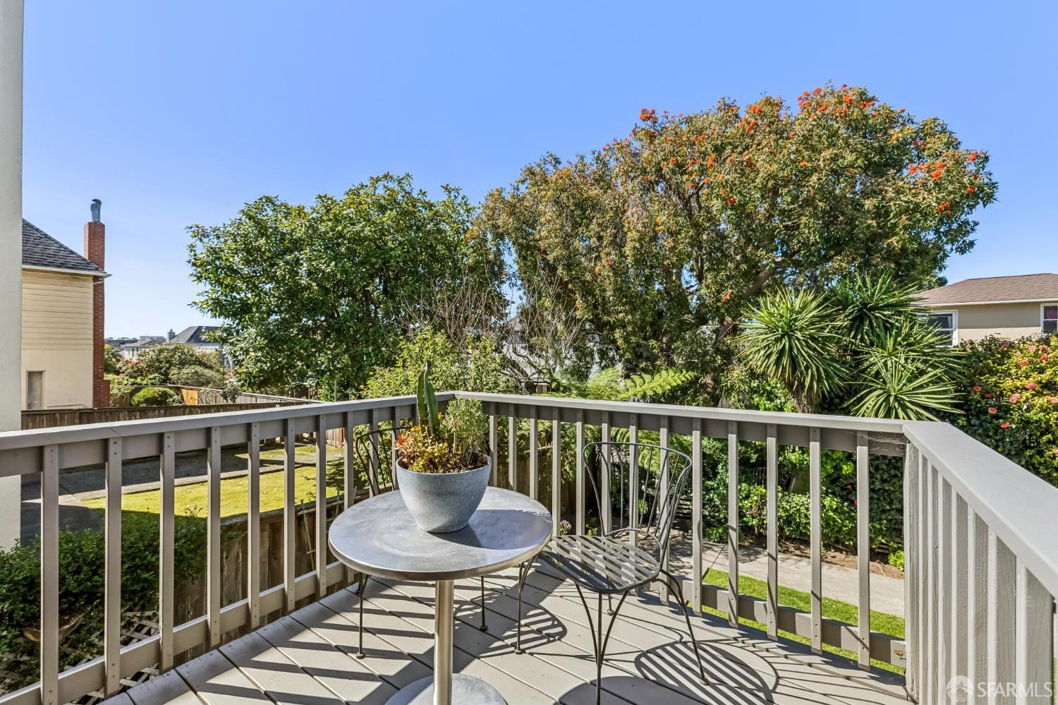 Detail Gallery Image 21 of 54 For 21 Lagunitas Dr, San Francisco,  CA 94132 - 3 Beds | 2/1 Baths