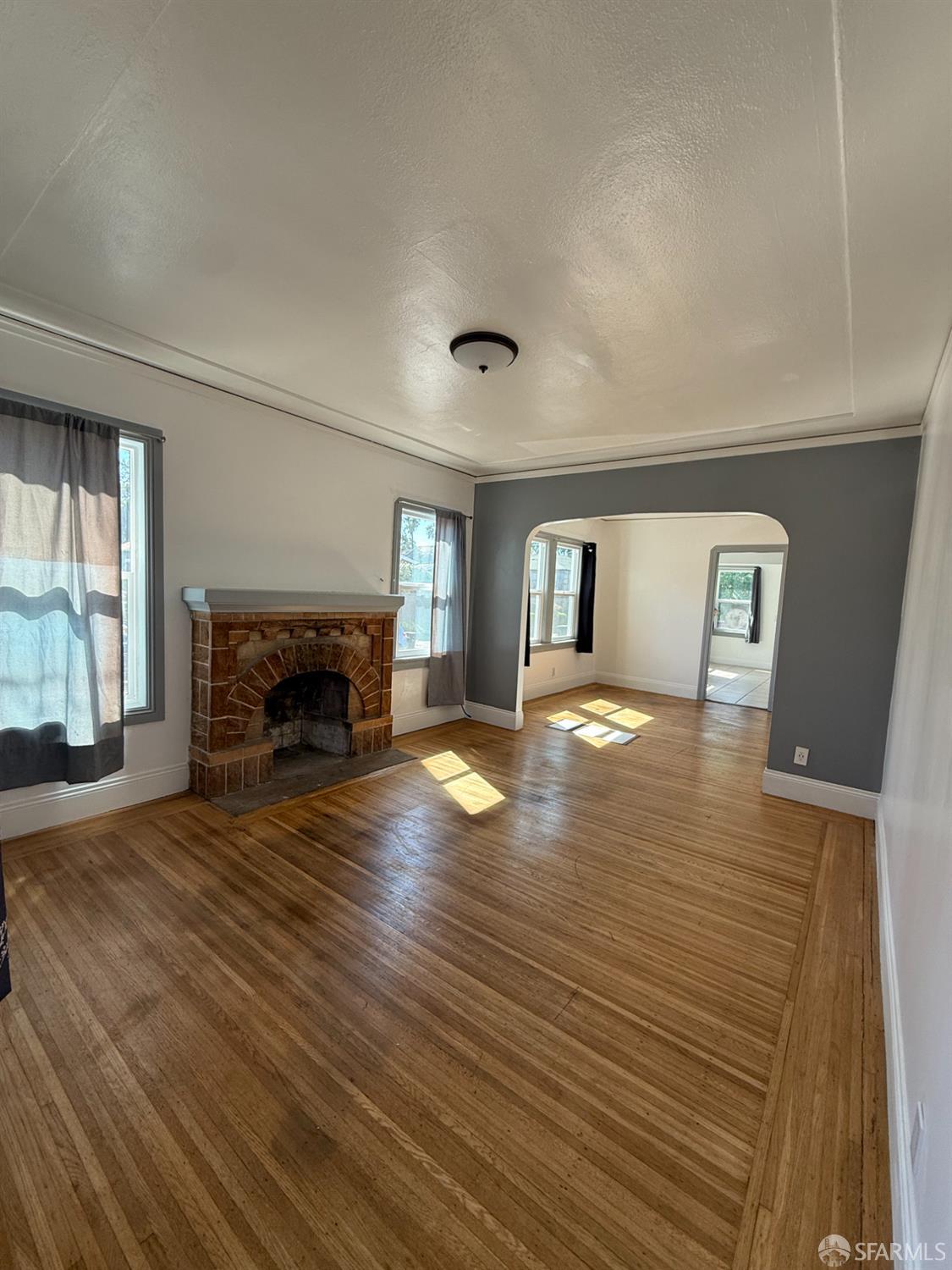 Detail Gallery Image 6 of 41 For 3331 Davis St, Oakland,  CA 94601 - 2 Beds | 1 Baths