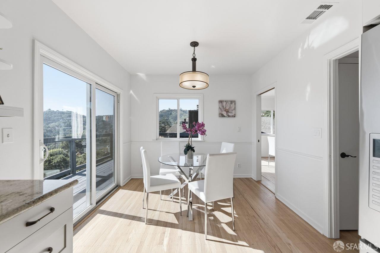 Detail Gallery Image 12 of 58 For 179 Bay View Dr, San Carlos,  CA 94070 - 3 Beds | 2/1 Baths