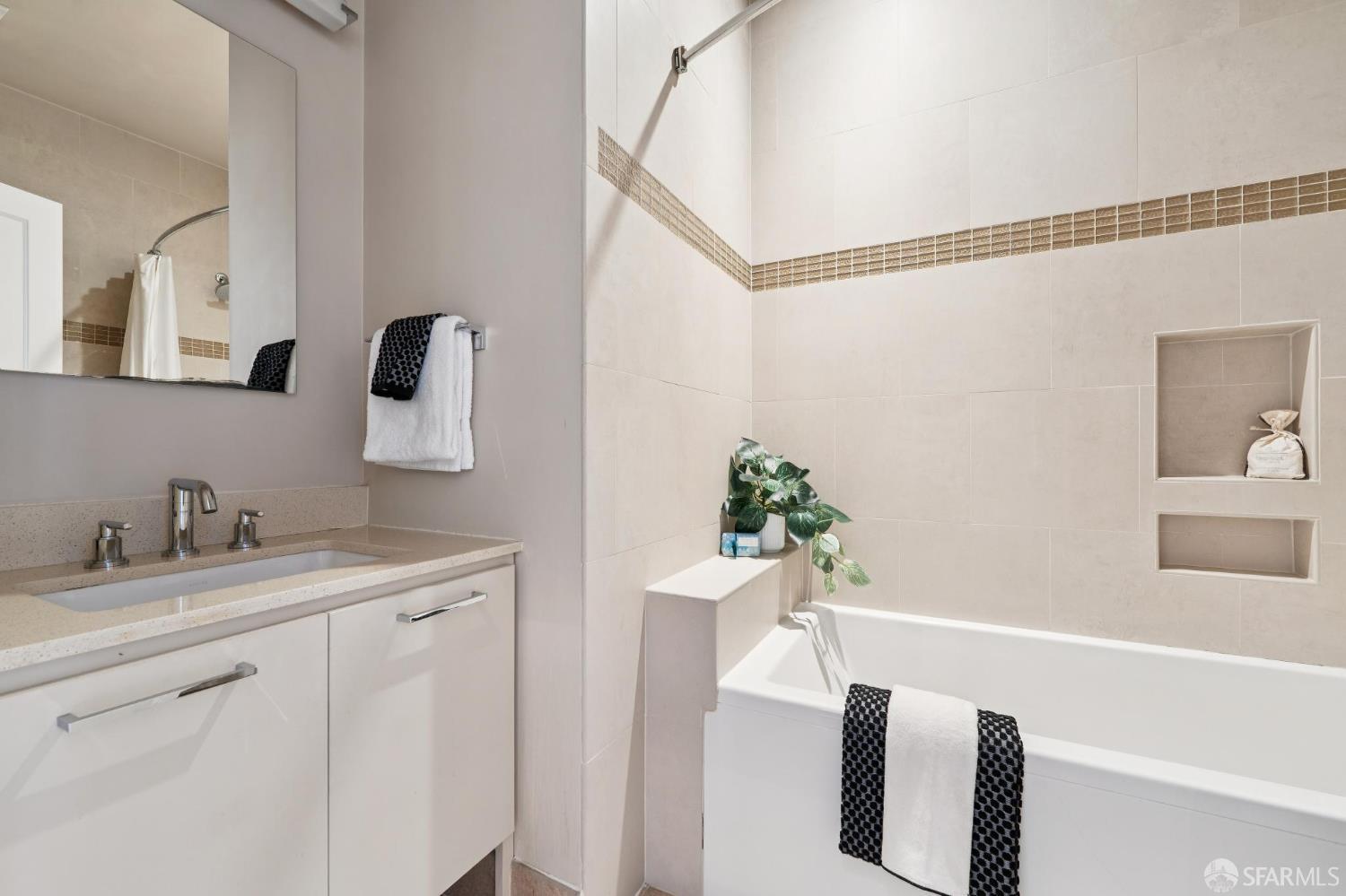 Photo #21: 426113354 Listing: Photo #21