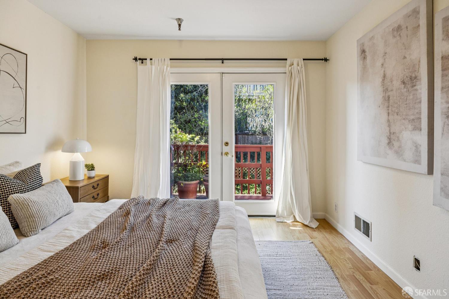 Detail Gallery Image 29 of 82 For 532 Franconia St, San Francisco,  CA 94110 - 5 Beds | 4 Baths