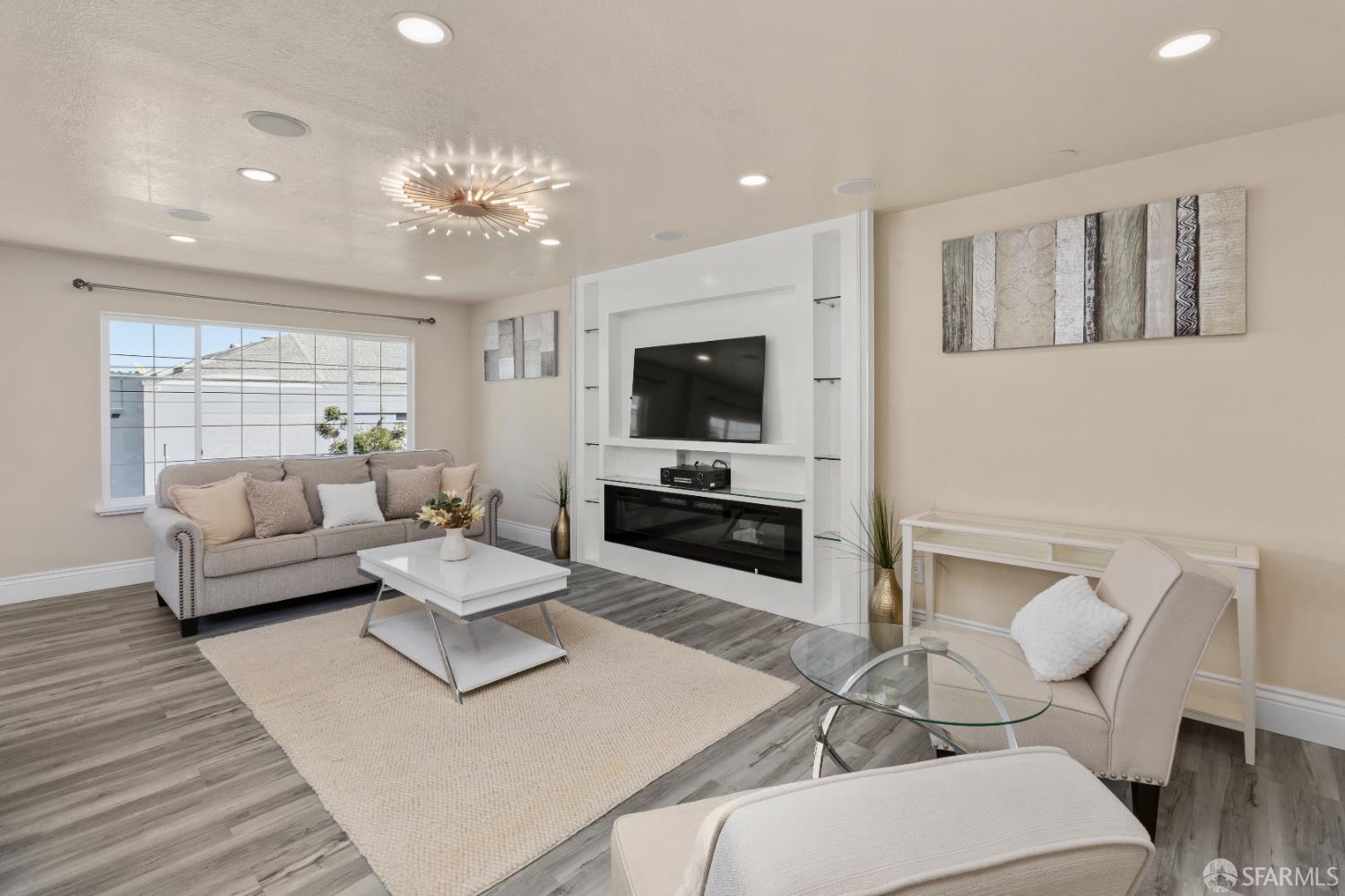 Detail Gallery Image 6 of 97 For 1247 Fitzgerald Ave, San Francisco,  CA 94124 - 4 Beds | 3 Baths