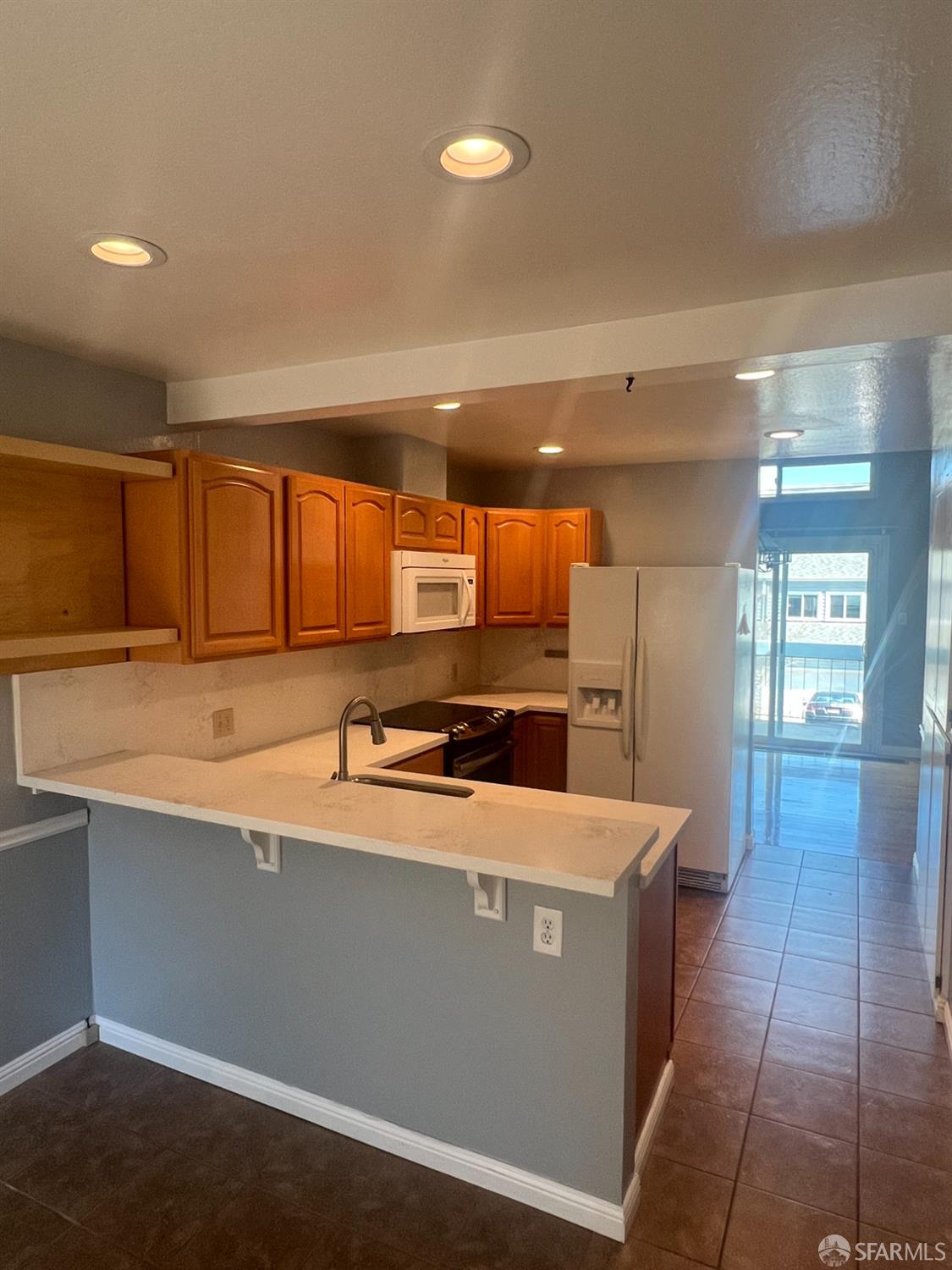 Detail Gallery Image 12 of 33 For 106 Quail Point Cir, San Bruno,  CA 94066 - 3 Beds | 2 Baths