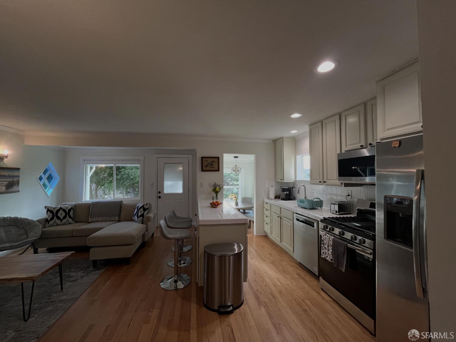 Detail Gallery Image 6 of 22 For 11 Recreation Dr, La Honda,  CA 94020 - 3 Beds | 1/1 Baths