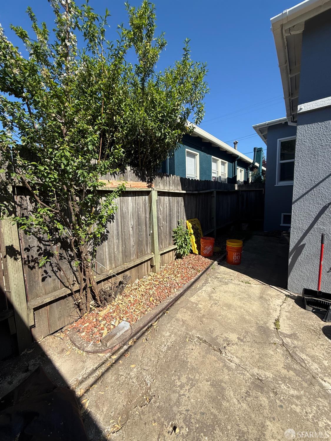 Detail Gallery Image 38 of 41 For 3331 Davis St, Oakland,  CA 94601 - 2 Beds | 1 Baths