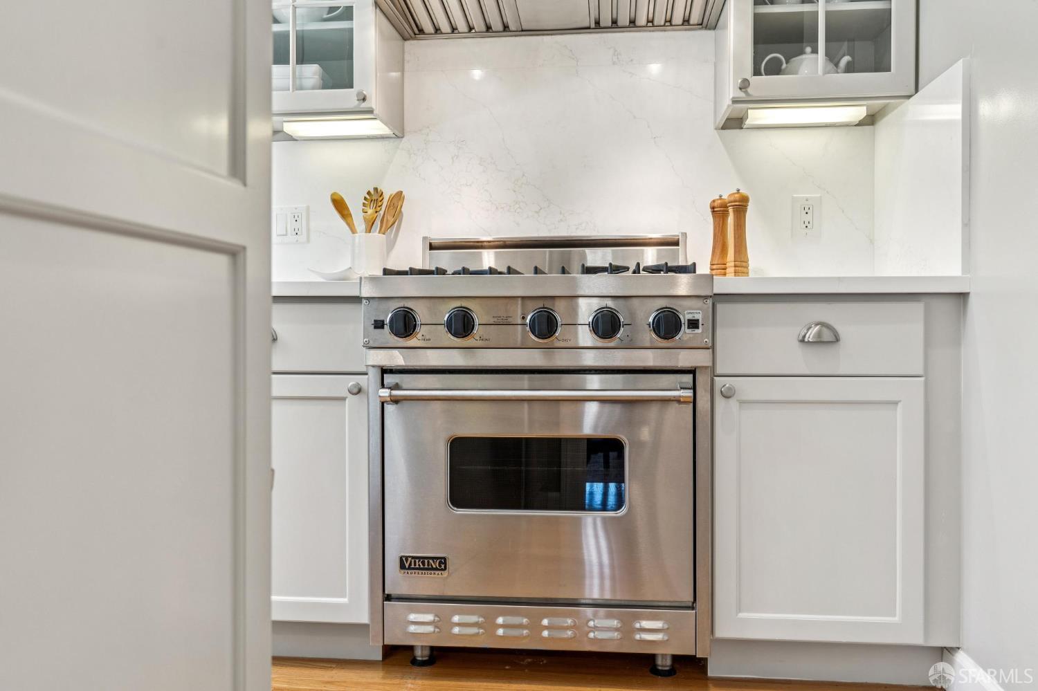 Detail Gallery Image 18 of 56 For 100 Chaves Ave, San Francisco,  CA 94127 - 2 Beds | 2 Baths