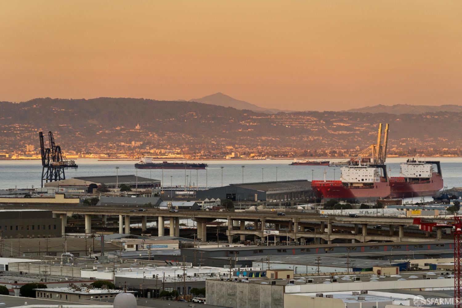 Detail Gallery Image 70 of 82 For 532 Franconia St, San Francisco,  CA 94110 - 5 Beds | 4 Baths