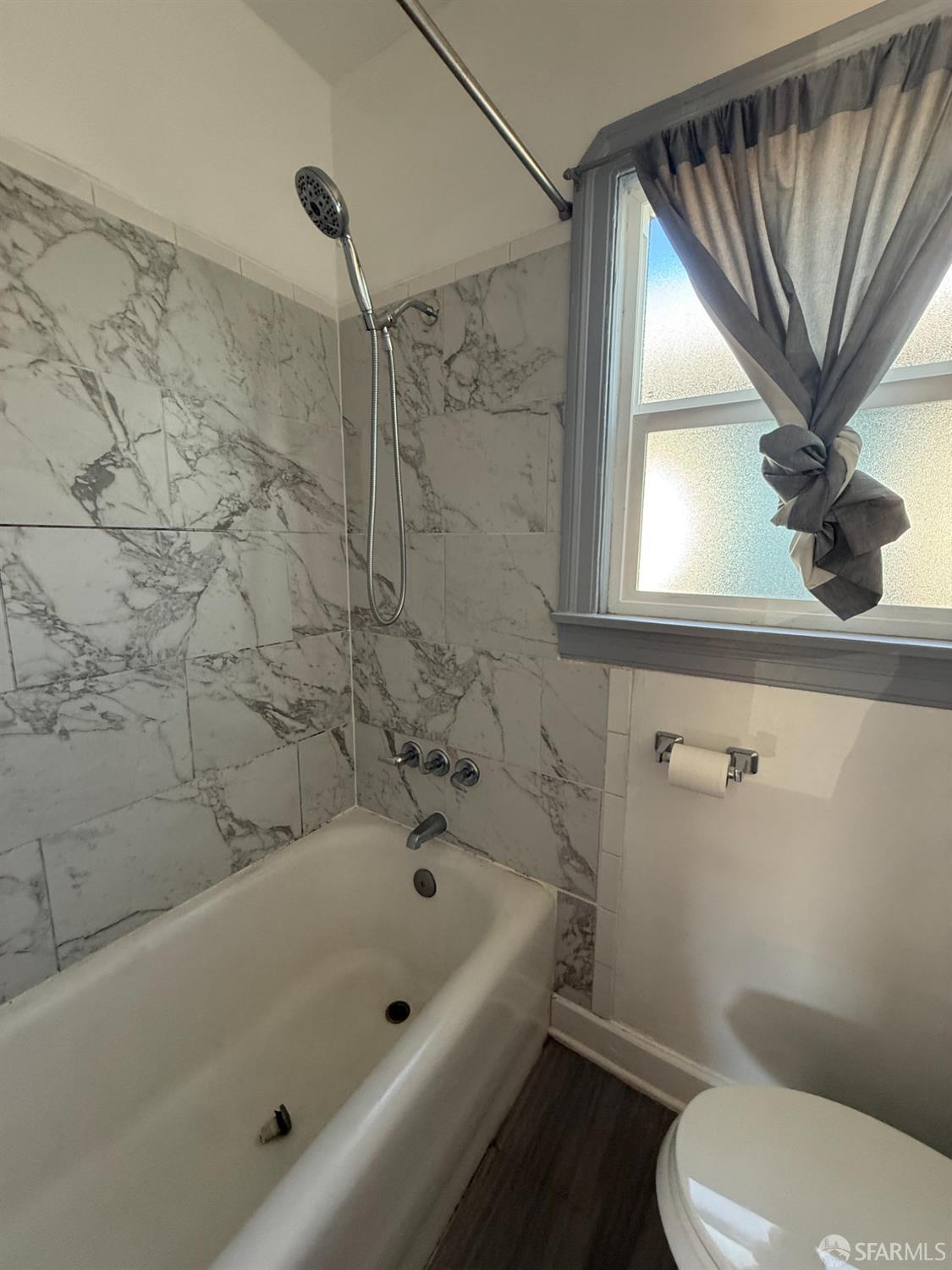 Detail Gallery Image 24 of 41 For 3331 Davis St, Oakland,  CA 94601 - 2 Beds | 1 Baths