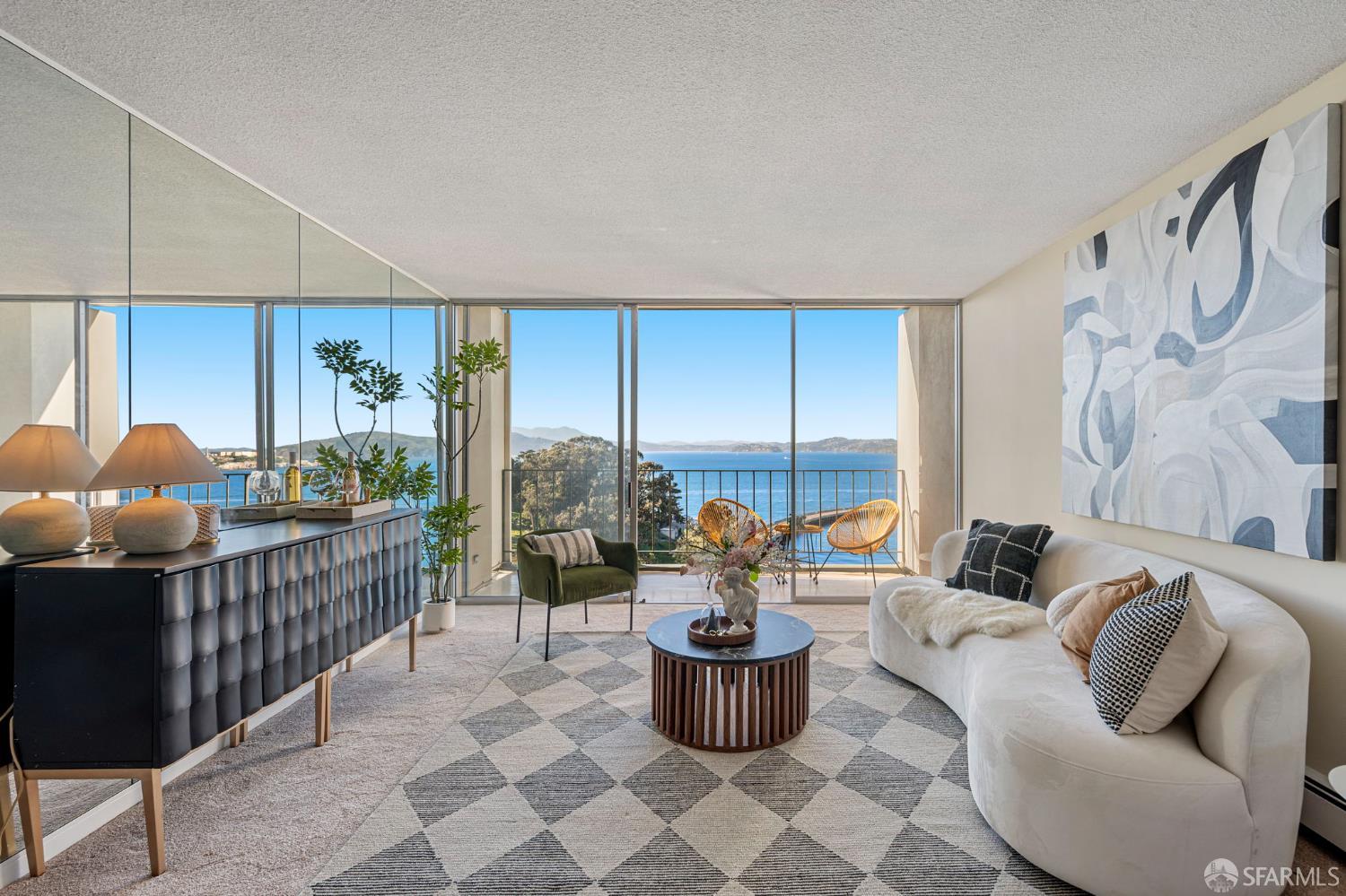 Photo #4: 426112463 Listing: Photo #4