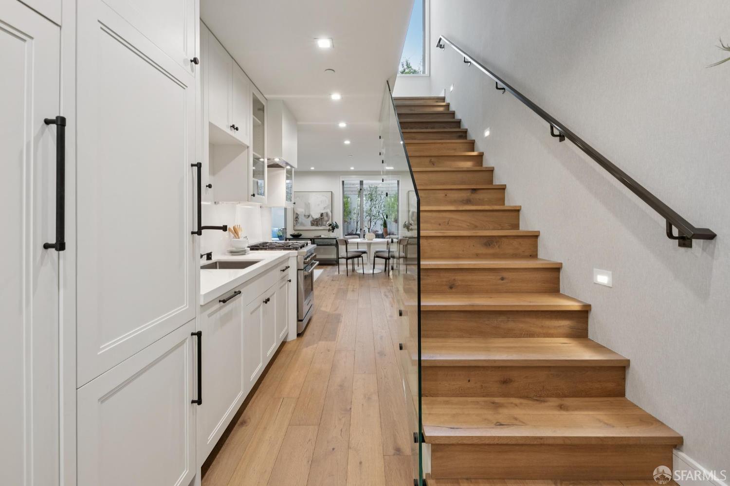 Photo #4: 426113444 Listing: Photo #4