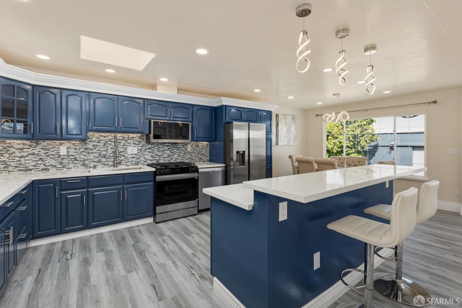 Detail Gallery Image 9 of 97 For 1247 Fitzgerald Ave, San Francisco,  CA 94124 - 4 Beds | 3 Baths