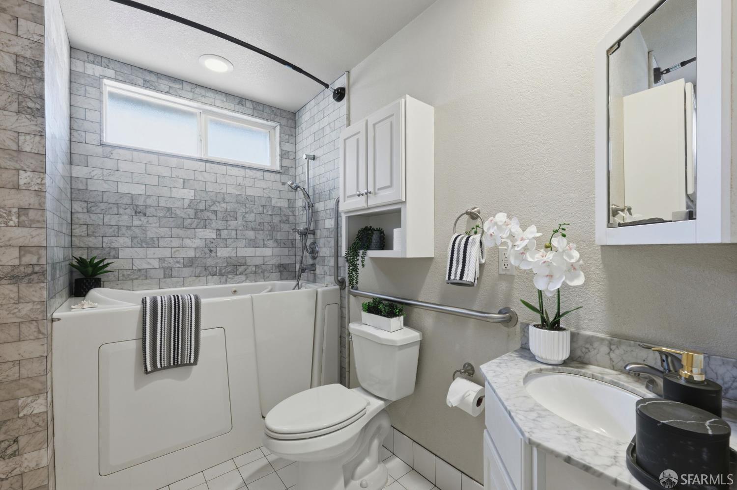 Detail Gallery Image 32 of 55 For 219 Verbena Dr, East Palo Alto,  CA 94303 - 3 Beds | 1 Baths