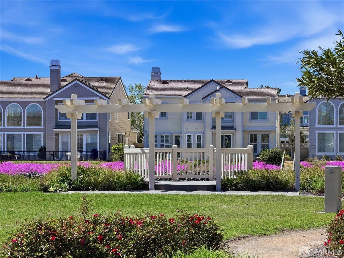 Detail Gallery Image 72 of 82 For 332 Mindanao Dr, Redwood City,  CA 94065 - 3 Beds | 2/1 Baths