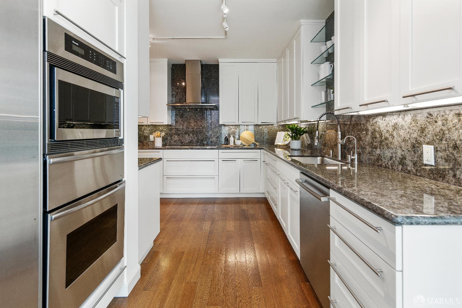 Photo #15: 426113615 Listing: Photo #15