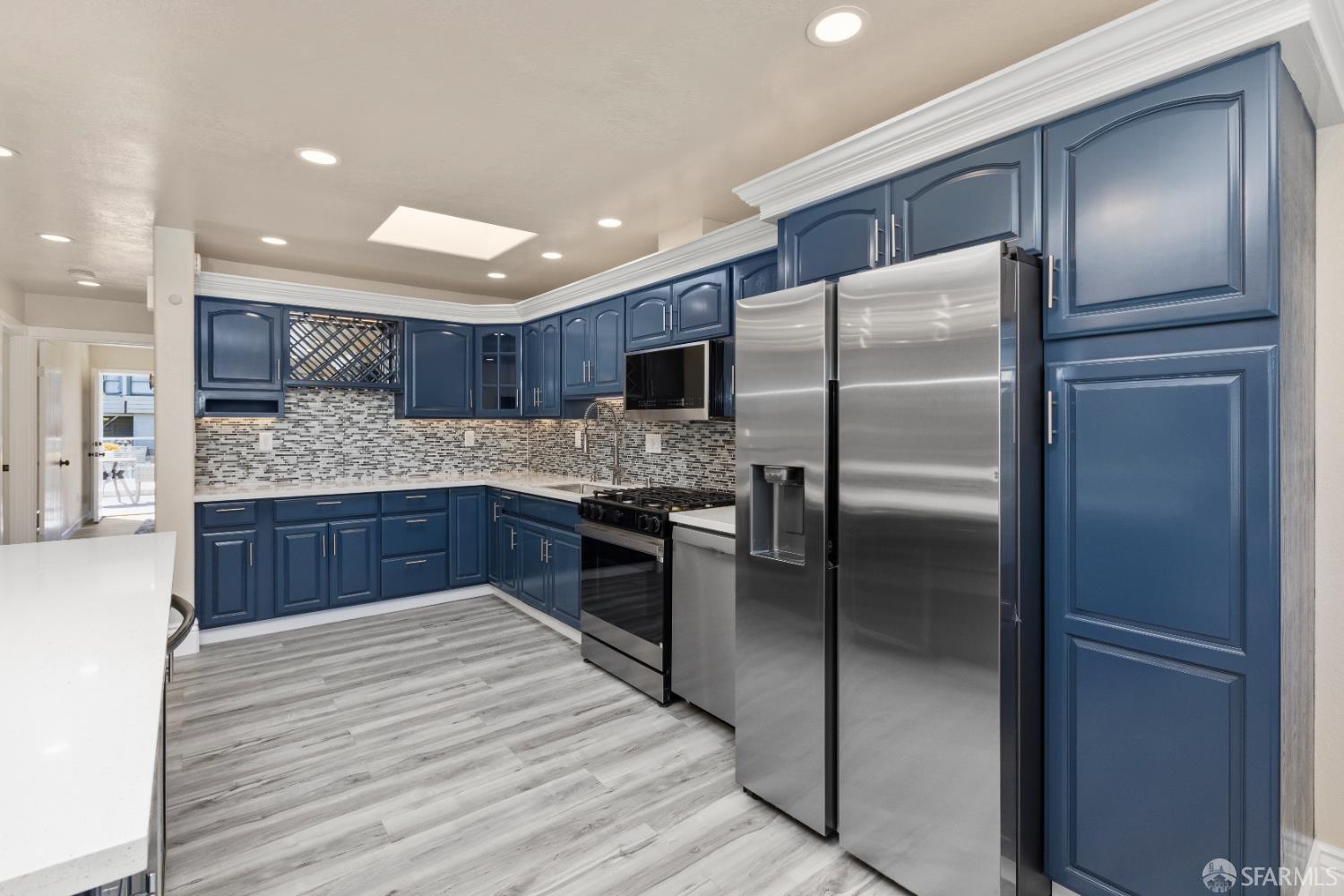 Detail Gallery Image 17 of 97 For 1247 Fitzgerald Ave, San Francisco,  CA 94124 - 4 Beds | 3 Baths