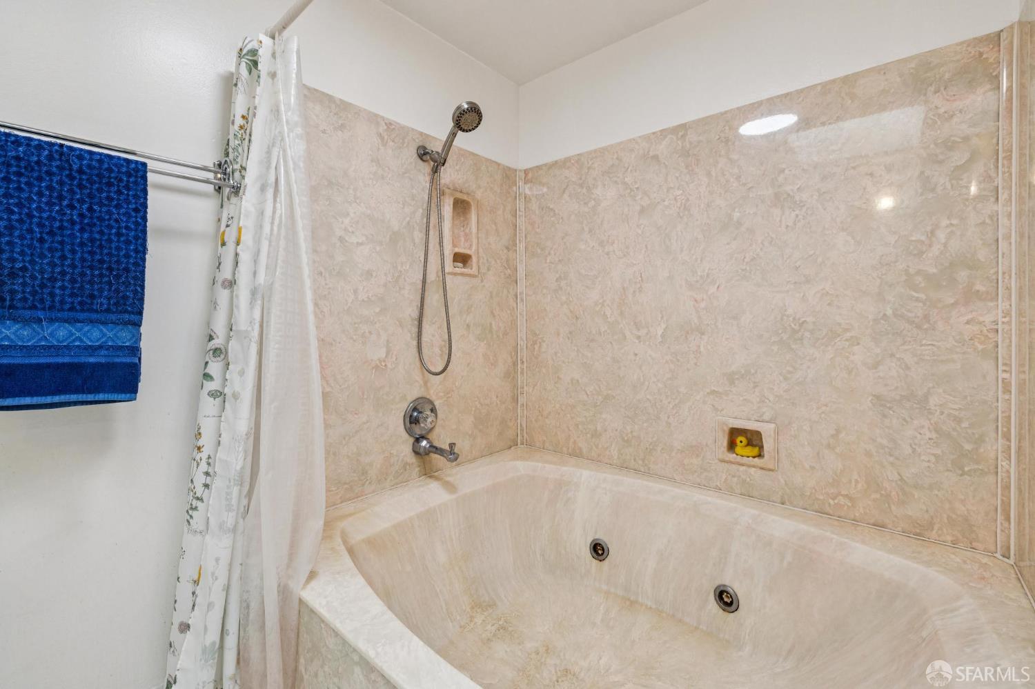 Detail Gallery Image 25 of 82 For 532 Franconia St, San Francisco,  CA 94110 - 5 Beds | 4 Baths