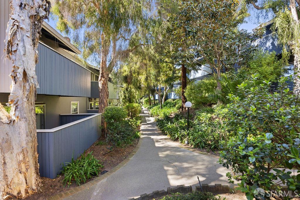 Detail Gallery Image 33 of 34 For 137 Piccadilly Pl a,  San Bruno,  CA 94066 - 2 Beds | 2 Baths