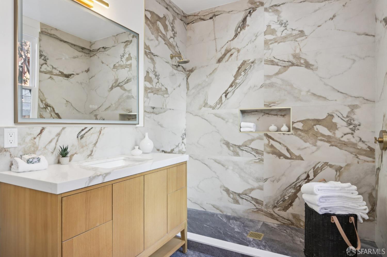 Photo #11: 426113739 Listing: Photo #11