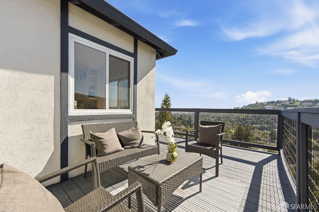 Detail Gallery Image 7 of 58 For 179 Bay View Dr, San Carlos,  CA 94070 - 3 Beds | 2/1 Baths