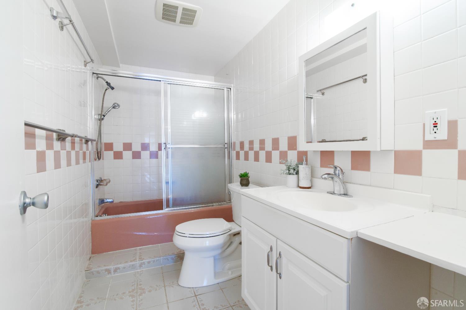 Detail Gallery Image 28 of 34 For 1630 33rd Ave, San Francisco,  CA 94122 - 2 Beds | 2 Baths