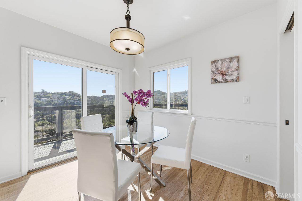 Detail Gallery Image 11 of 58 For 179 Bay View Dr, San Carlos,  CA 94070 - 3 Beds | 2/1 Baths