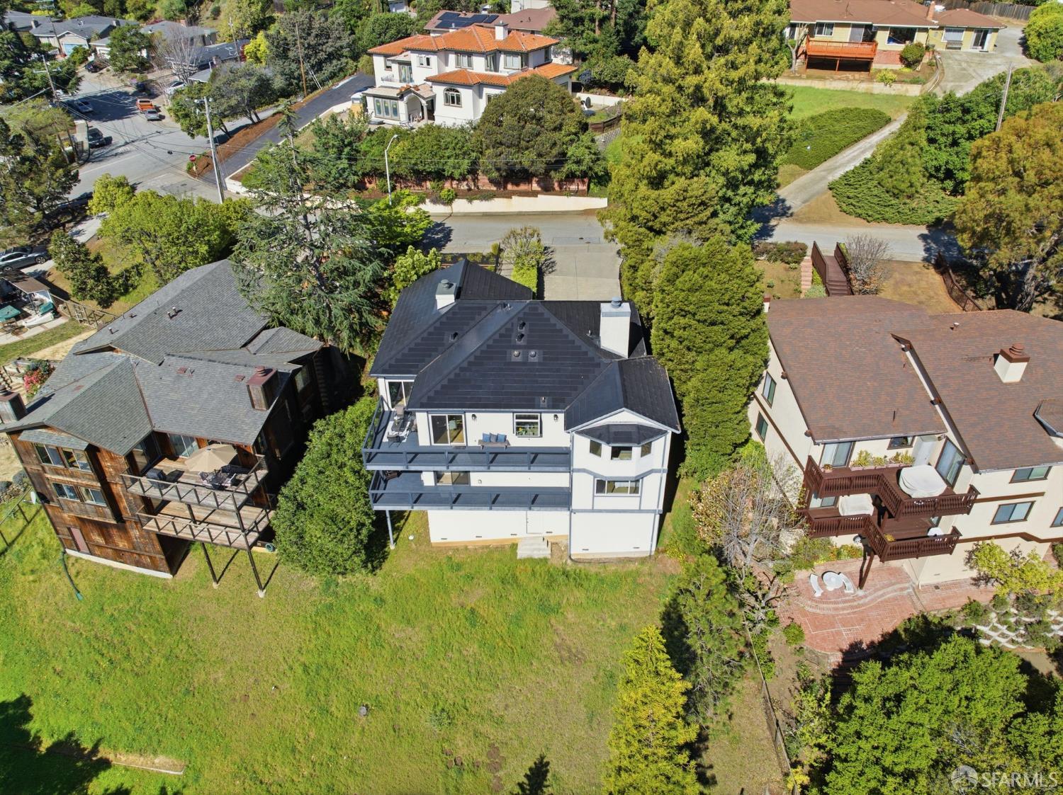 Detail Gallery Image 51 of 58 For 179 Bay View Dr, San Carlos,  CA 94070 - 3 Beds | 2/1 Baths