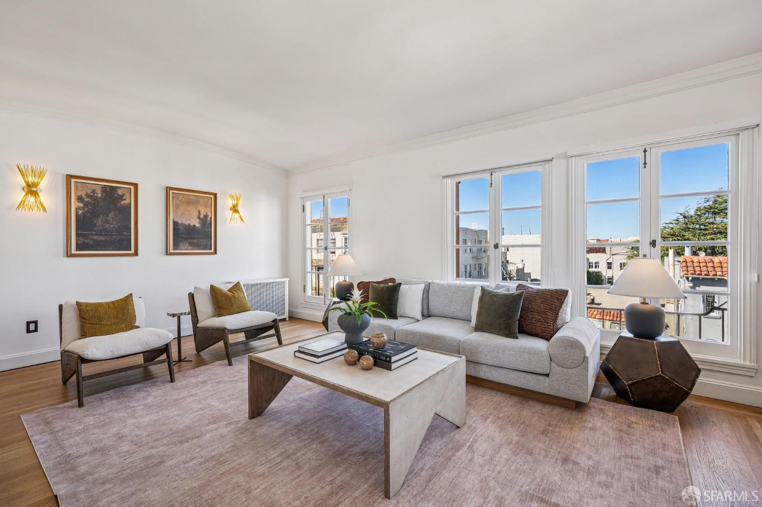 Detail Gallery Image 2 of 51 For 2165 Beach St #5,  San Francisco,  CA 94123 - 2 Beds | 2 Baths