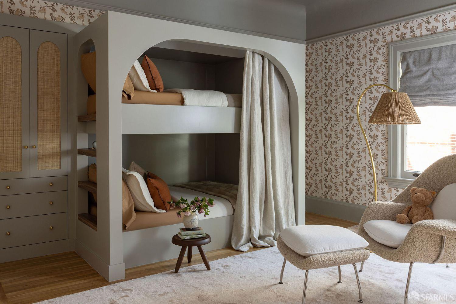 Detail Gallery Image 50 of 85 For 2196 Jackson St, San Francisco,  CA 94115 - 5 Beds | 4/1 Baths