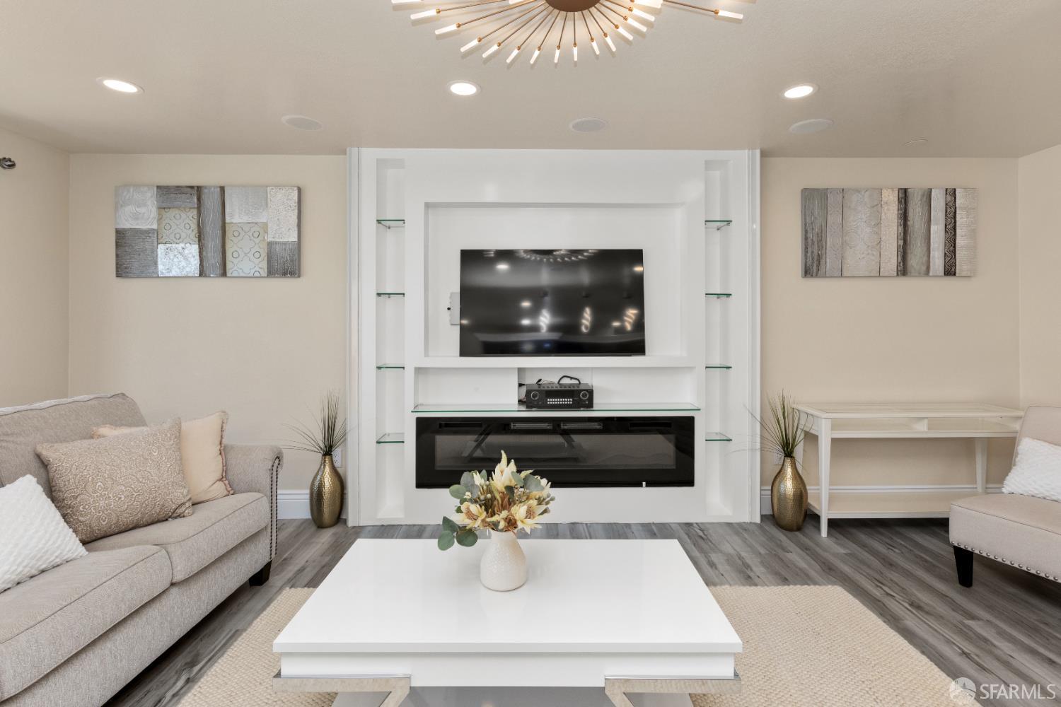 Detail Gallery Image 8 of 97 For 1247 Fitzgerald Ave, San Francisco,  CA 94124 - 4 Beds | 3 Baths