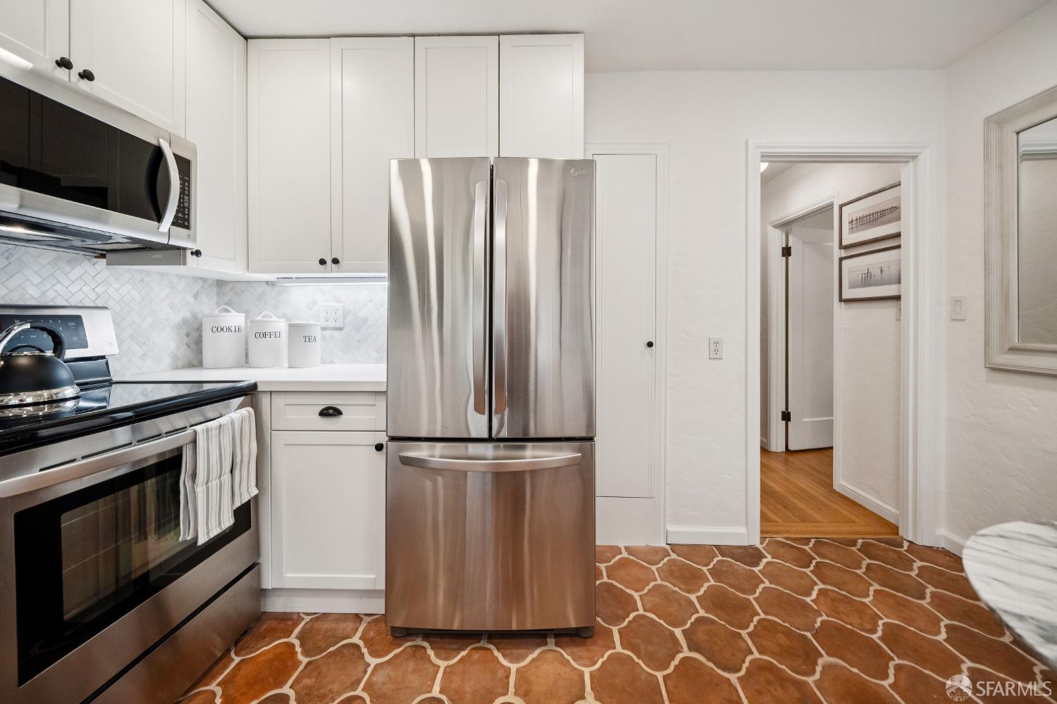 Photo #11: 426113304 Listing: Photo #11