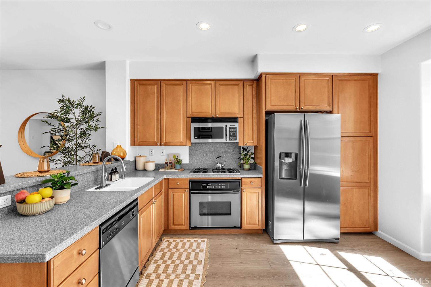 Detail Gallery Image 7 of 30 For 323 Casselino Dr, San Jose,  CA 95136 - 2 Beds | 2 Baths