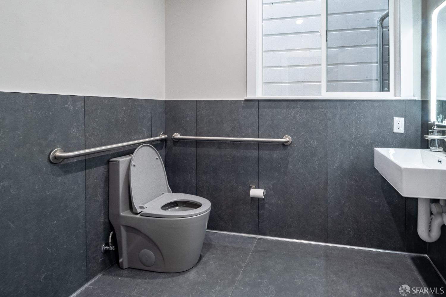 Detail Gallery Image 4 of 17 For 2146 3rd St, San Francisco,  CA 94107 - – Beds | – Baths