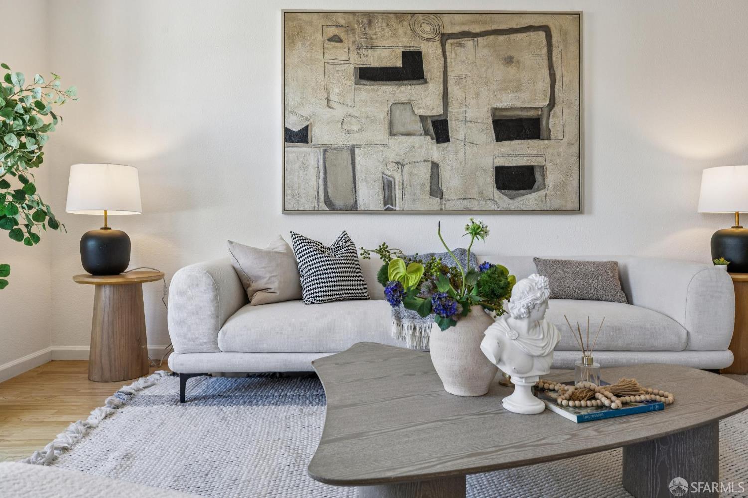 Detail Gallery Image 5 of 82 For 532 Franconia St, San Francisco,  CA 94110 - 5 Beds | 4 Baths