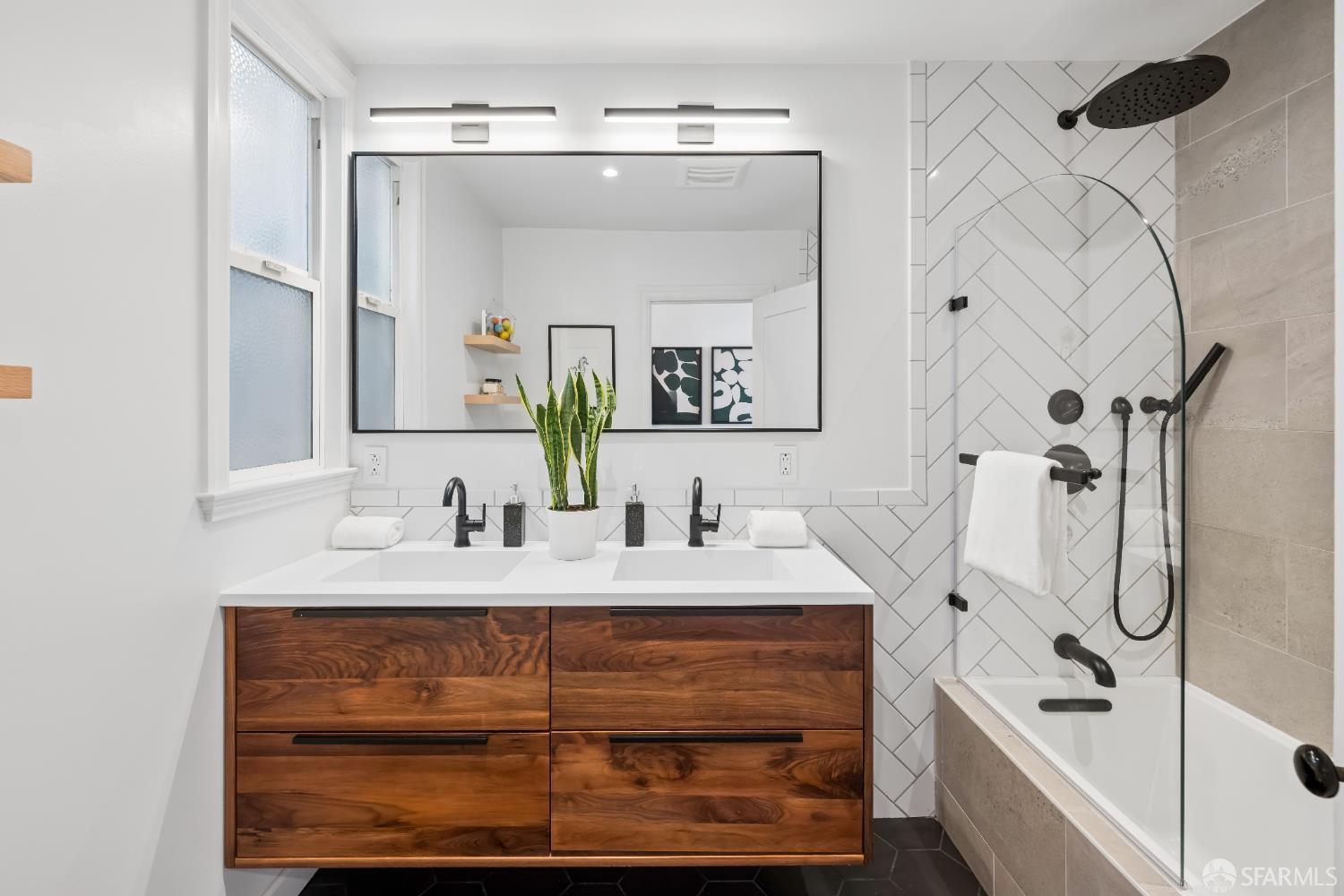 Photo #16: 426112483 Listing: Photo #16