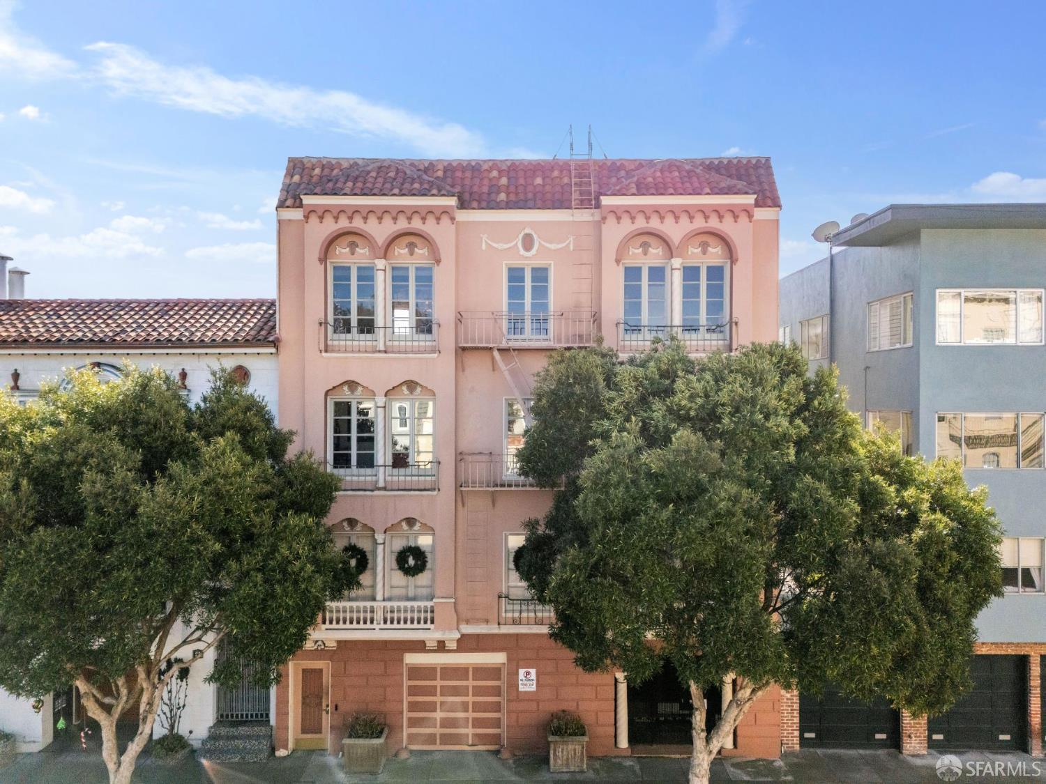 Detail Gallery Image 44 of 51 For 2165 Beach St #5,  San Francisco,  CA 94123 - 2 Beds | 2 Baths