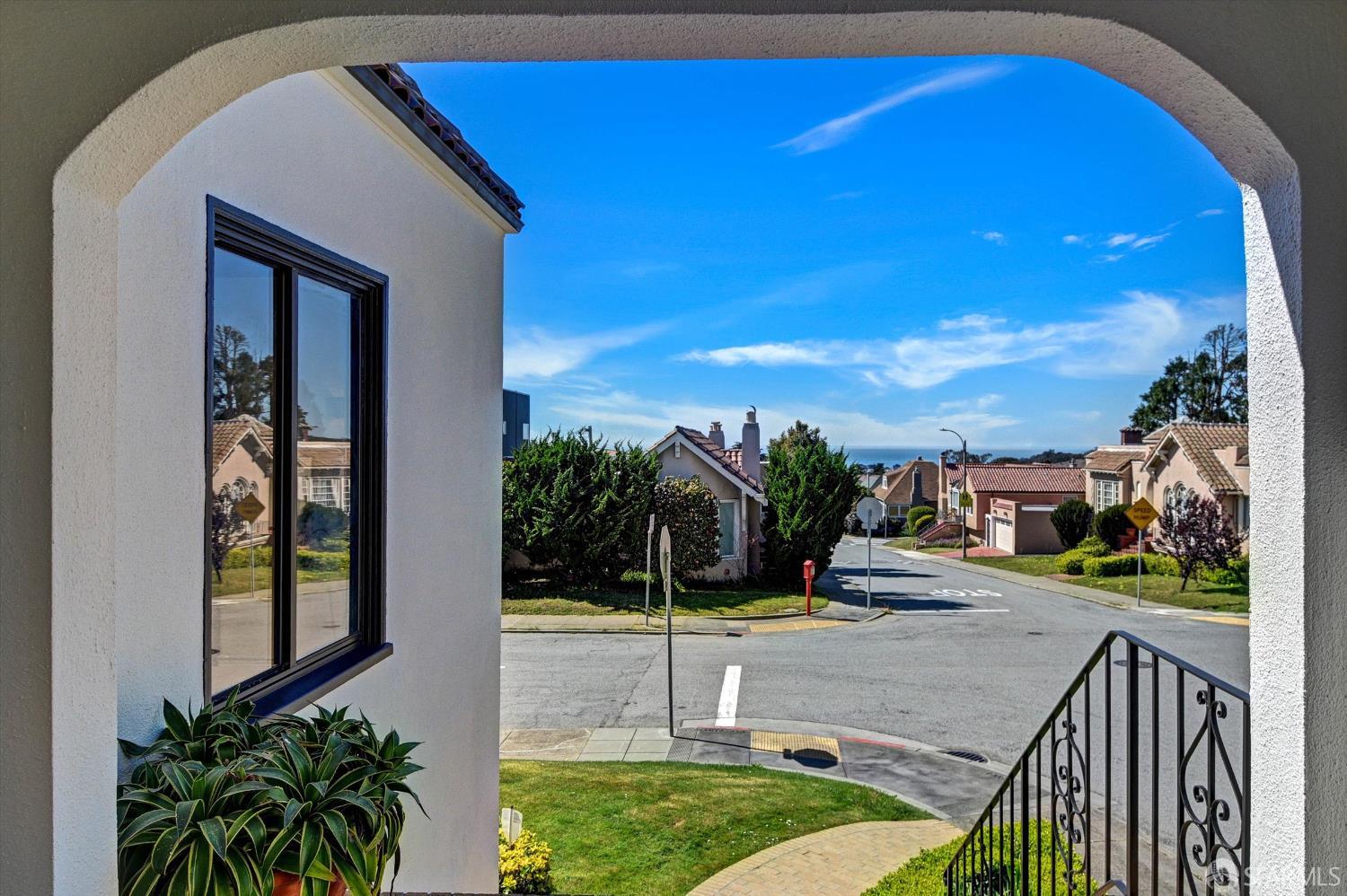 Detail Gallery Image 11 of 59 For 301 Santa Ana Ave, San Francisco,  CA 94127 - 3 Beds | 2 Baths