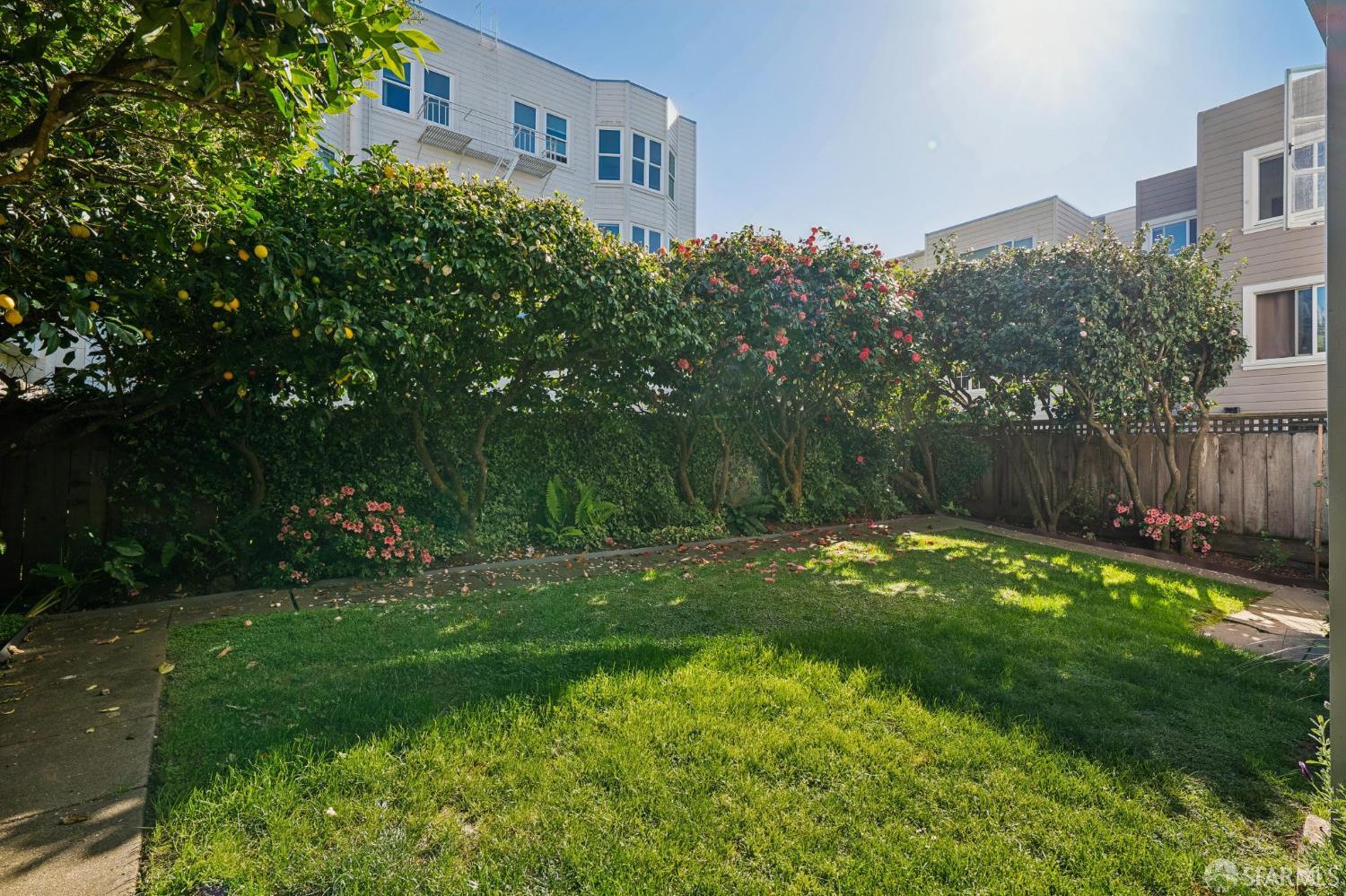 Detail Gallery Image 37 of 51 For 2165 Beach St #5,  San Francisco,  CA 94123 - 2 Beds | 2 Baths