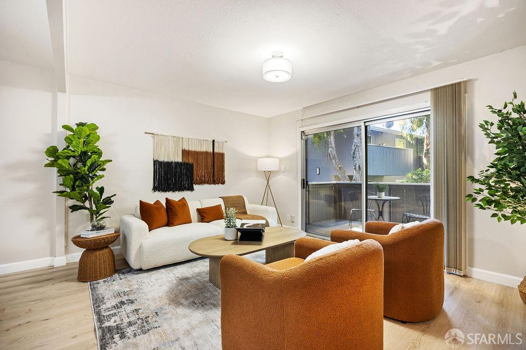 Detail Gallery Image 3 of 34 For 137 Piccadilly Pl a,  San Bruno,  CA 94066 - 2 Beds | 2 Baths