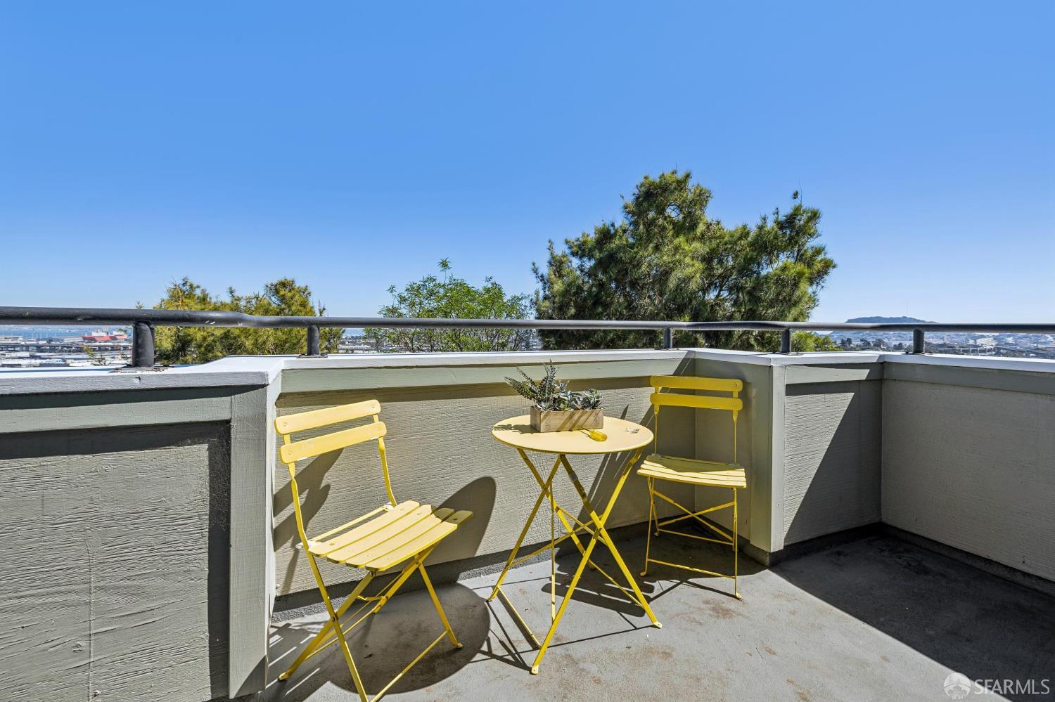 Detail Gallery Image 17 of 82 For 532 Franconia St, San Francisco,  CA 94110 - 5 Beds | 4 Baths