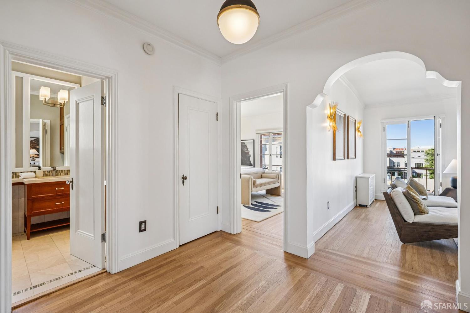 Detail Gallery Image 26 of 51 For 2165 Beach St #5,  San Francisco,  CA 94123 - 2 Beds | 2 Baths