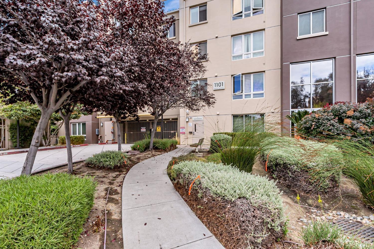 Detail Gallery Image 2 of 43 For 1101 S Main St #216,  Milpitas,  CA 95035 - 2 Beds | 2 Baths