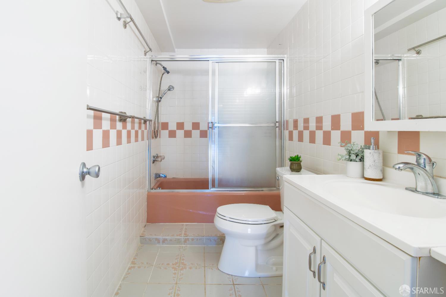 Detail Gallery Image 27 of 34 For 1630 33rd Ave, San Francisco,  CA 94122 - 2 Beds | 2 Baths