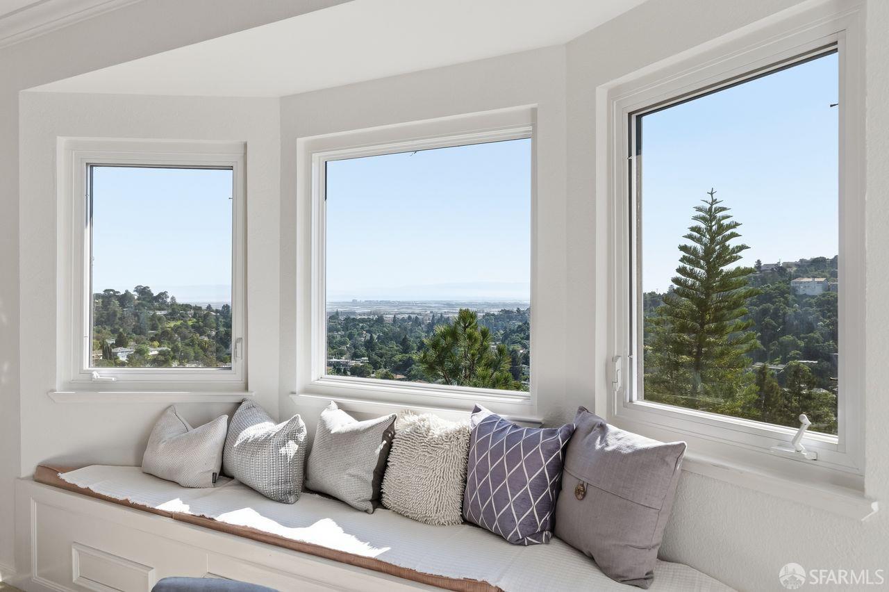 Detail Gallery Image 20 of 58 For 179 Bay View Dr, San Carlos,  CA 94070 - 3 Beds | 2/1 Baths