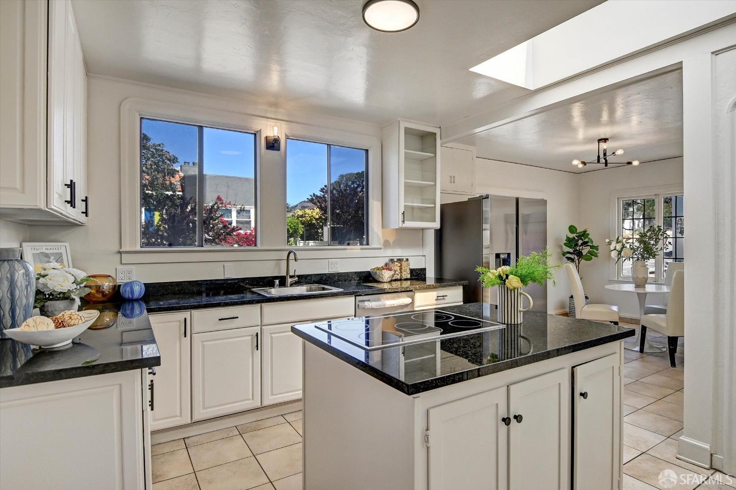 Detail Gallery Image 20 of 59 For 301 Santa Ana Ave, San Francisco,  CA 94127 - 3 Beds | 2 Baths
