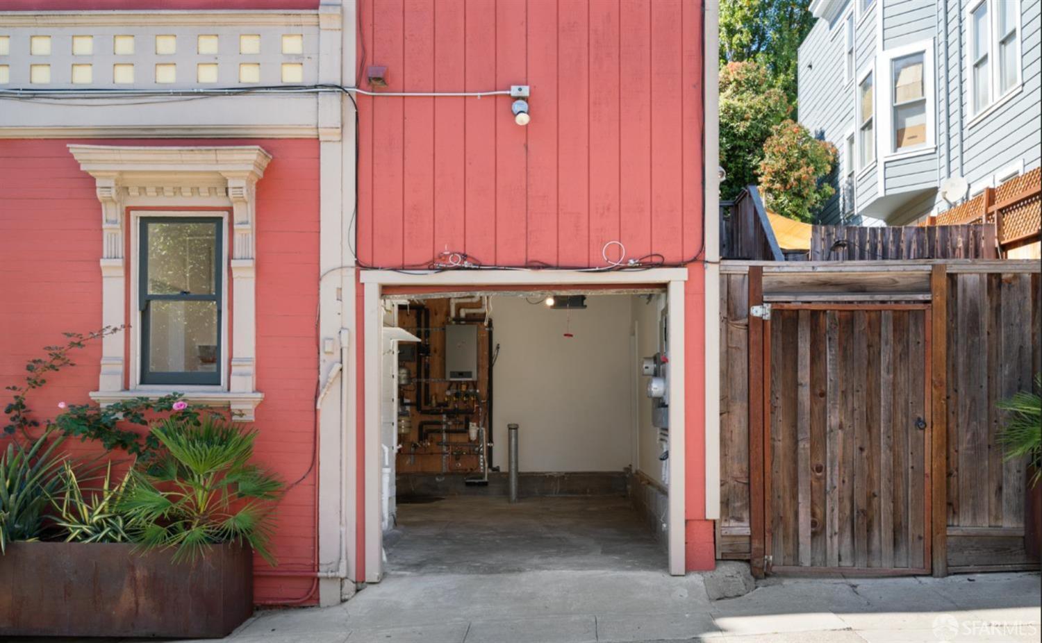 Detail Gallery Image 38 of 53 For 4052 18th St, San Francisco,  CA 94114 - 2 Beds | 2/1 Baths